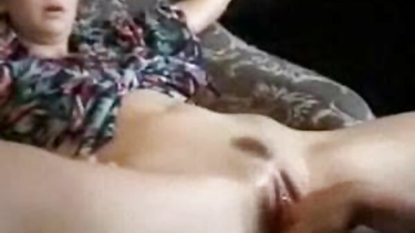 Луси Ли изгледа супер жешко во долна облека и се ебе како секс божица