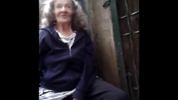Класично порно видео на згодна русокоса како се заебава во мисионерски стил
